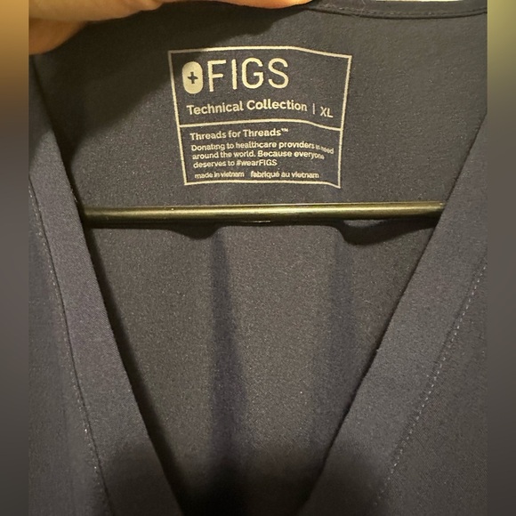 Casma Three-Pocket Scrub Top™ Navy Size XL - Picture 10 of 12